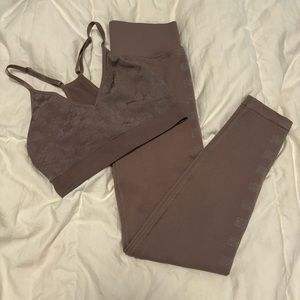 Pink seamless sport bra and legging set